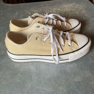 Converse Cream Chuck Taylor All Star Lift Platform Women’s Low Top Shoe